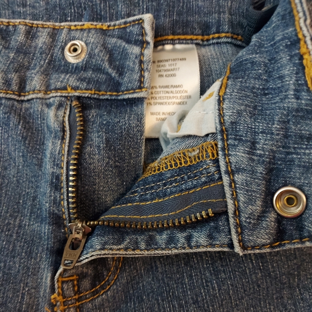 3/$30 Bundle Jeans & Dress Shirt. Child. - Picture 4 of 9